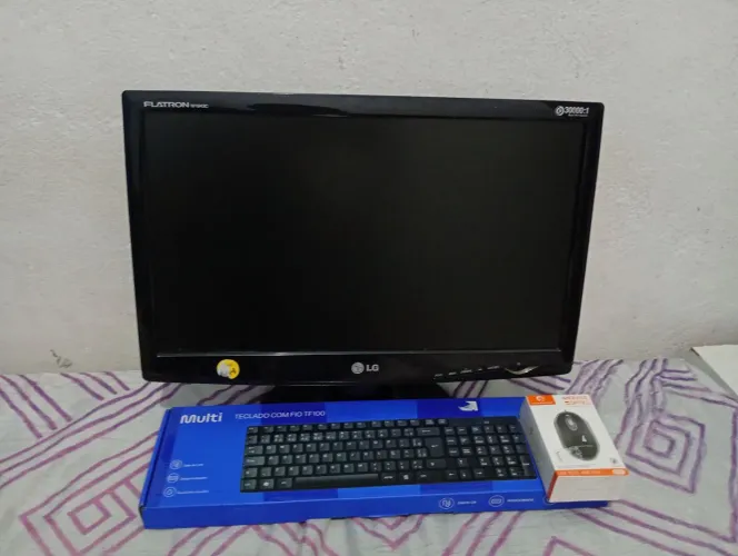 Vendo monitor LG (teclado e mouse nunca usados)