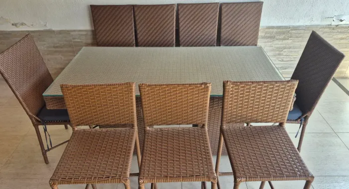 Mesa tubular com 6 cadeiras estofado e mais 3 banquetas