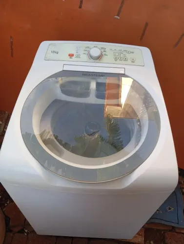 Vendo máquina de lavar faz tudo Brastemp 12kg funcionando perfeitamente tudo 110v