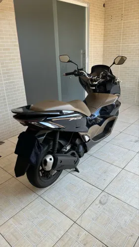 PCX DLX 160 único dono