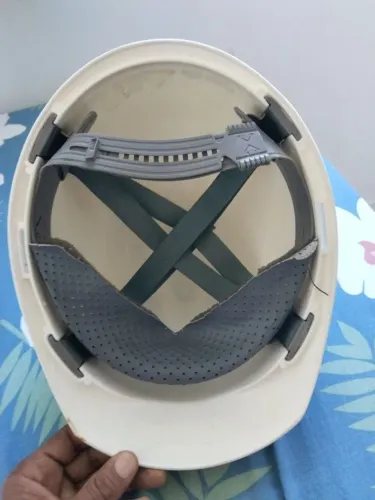 02 Capacete de Obras Branco MSA
