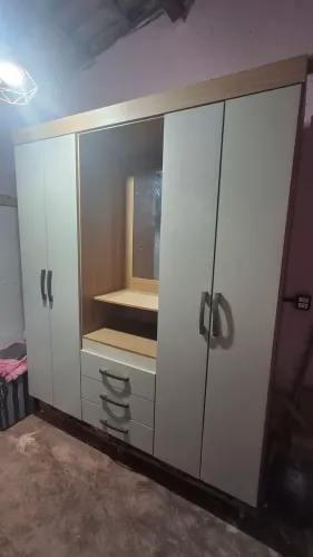 Guarda-roupa casal