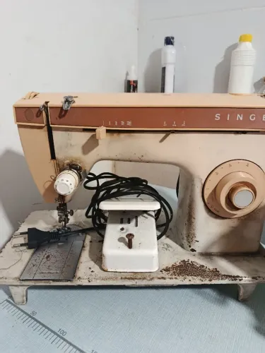 Máquina de costura Singer