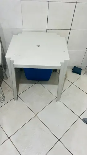 Mesa com 4 cadeiras