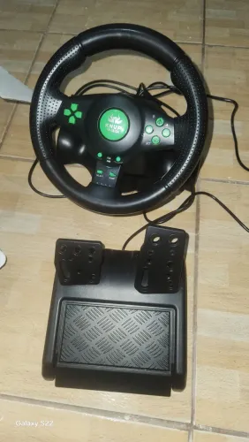 Volante novinho na caixa.