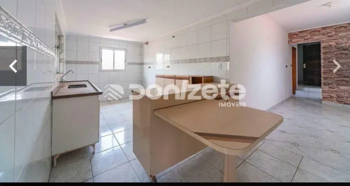 Sobrado à venda na Vila Humaitá, Santo André/SP | 4 dorms, 4 banheiros e 4 vagas