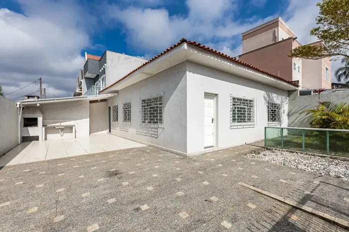 Casa térrea 88m² no Uberaba, 3 quartos, 3 vagas e quintal