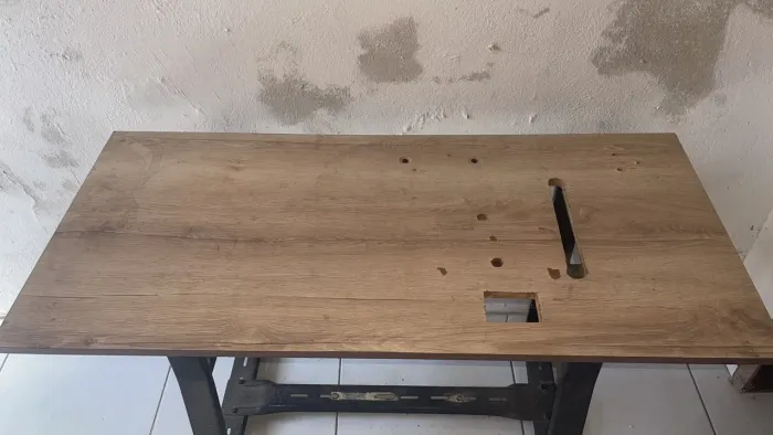 MESA MÁQUINA DE COSTURA TODA OK! 150$