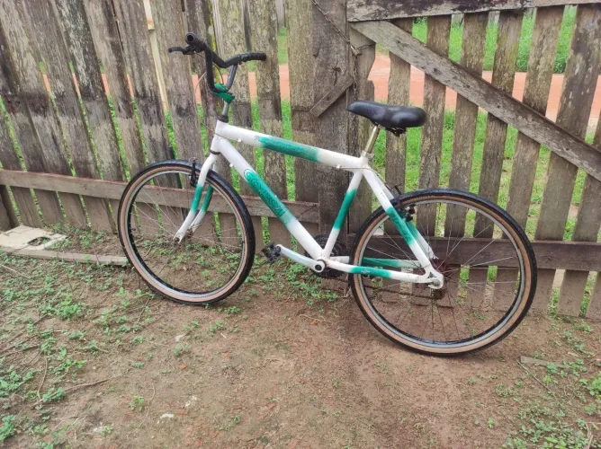 Bicicleta aro 26 de alumínio