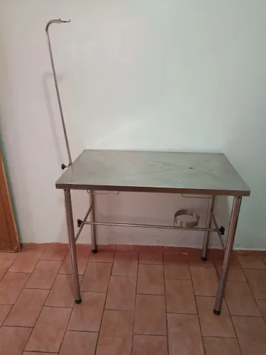 Mesa aço inox para atendimento veterinário 