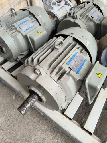 Motor Elétrico Tatung 7.5KW 10CV 4Polos Baixa 440V