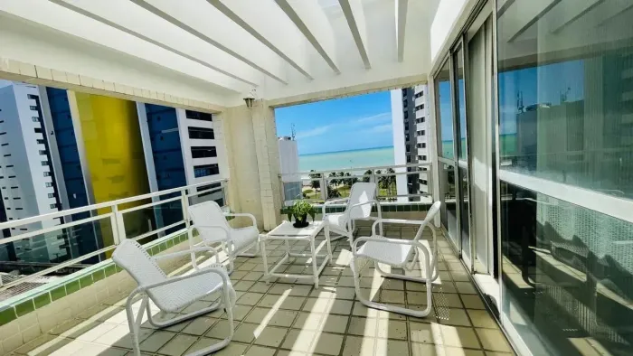 Cobertura no Pina para venda possui 530 metros quadrados com 5 quartos em Pina - Recife -