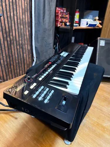 Teclado XPS 10 Roland
