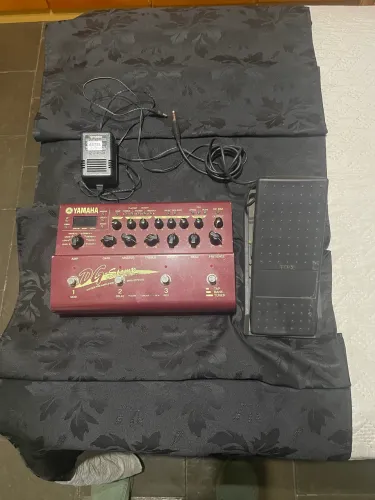 Pedaleira de Guitarra Yamaha