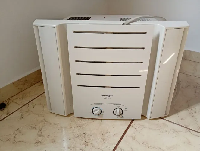 Ar Condicionado de Janela Midea 10.000btus