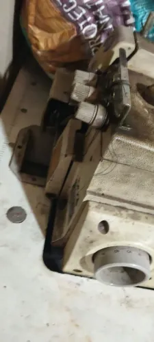 Máquina de costura industrial e material pra confeccionar langeri