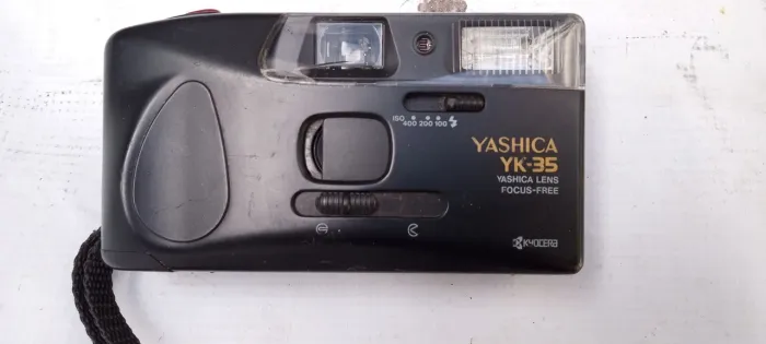 Máquina fotográfica vintage yashica