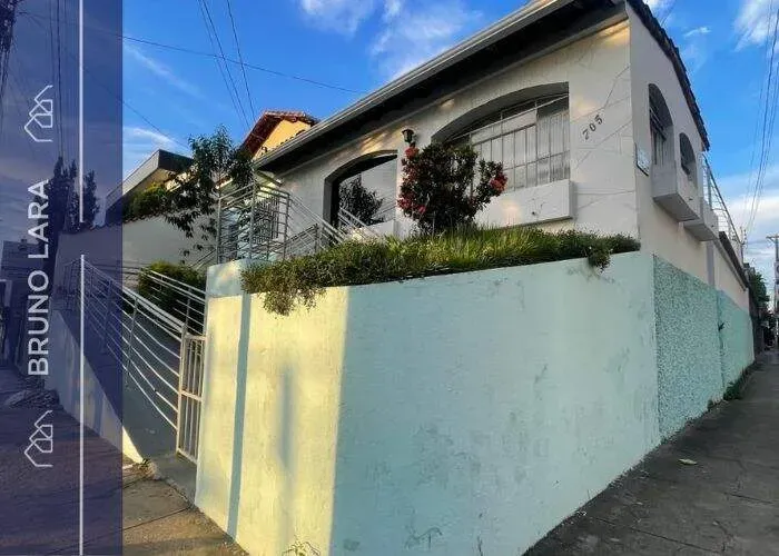 Casa à venda em Betim/MG - Bairro Centro