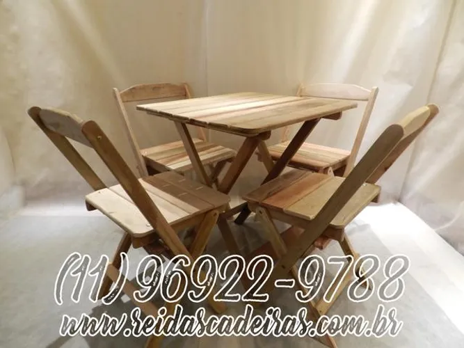 Conjunto Mesa Dobrável com 4 Cadeiras em Madeira Resistente