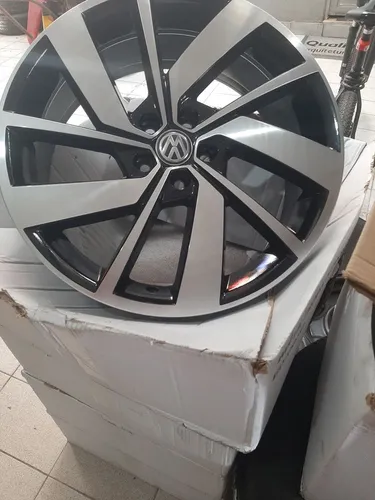 Roda aro 18 Krmai Jetta diamantada com preto jogo Volkswagen 5x100