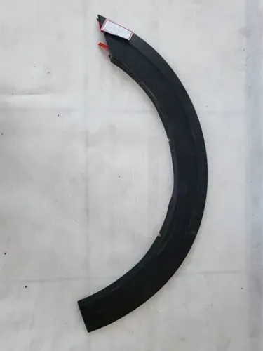 Moldura paralama Saveiro robusto G7 G8 