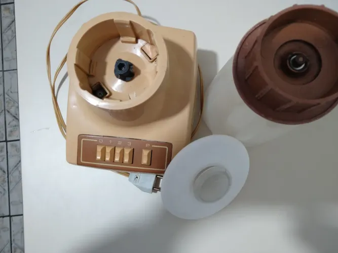  Liquidificador com defeito no copo motor está funcionando