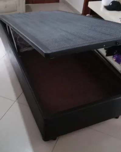Cama bau com colchão solteiro semi nova