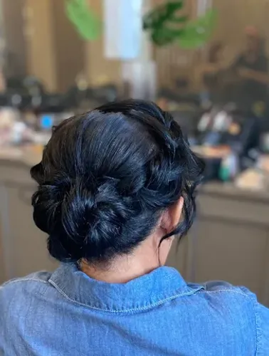 Penteado coque.