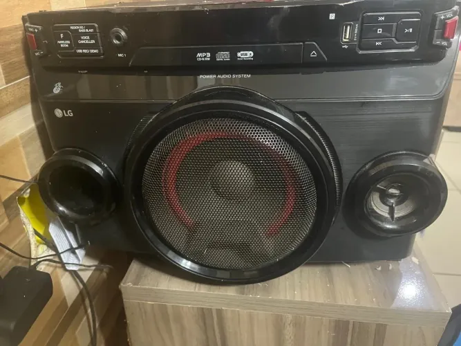 Som LG com Bluetooth e CD Player