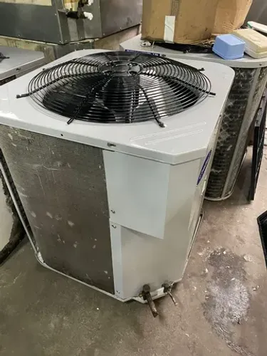 Condensadora Carrier 90.000 BTUs redonda 