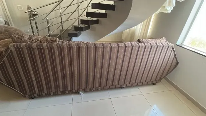 Sofá marrom 4 lugares - 2,90m