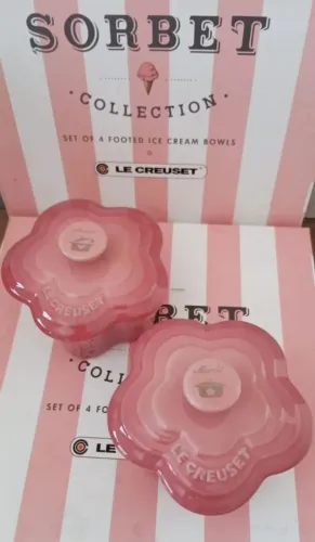 Petit Merci Amour Ramekins Flowers Rosa Quartz Le Creuset