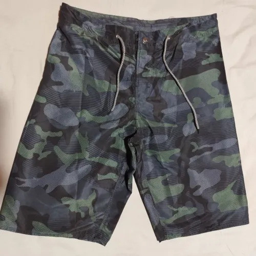 Shorts Bermuda Camuflada tamanho 40