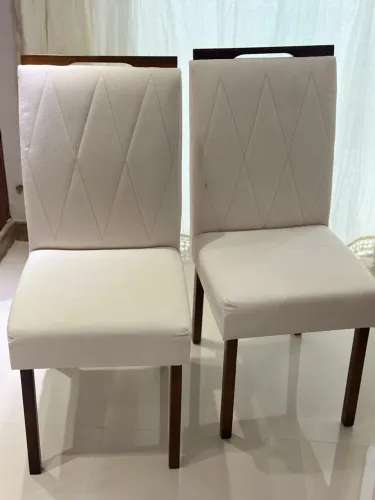 6 Cadeiras de Jantar Estofadas em Linho