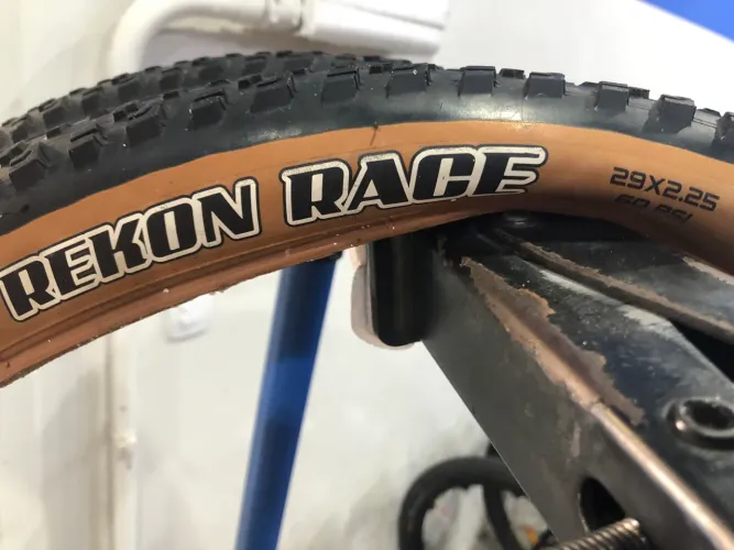 Par de Pneus Maxxis Recon Race 29x2.25