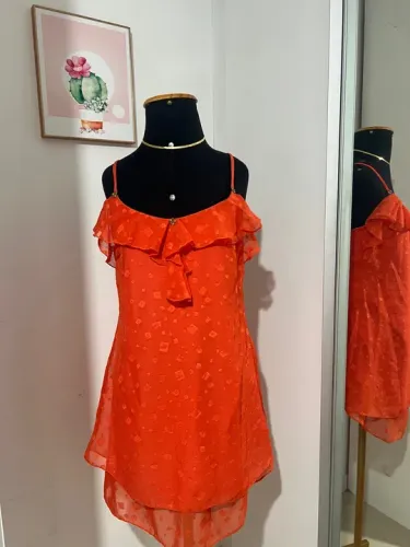 Vestido babados laranja