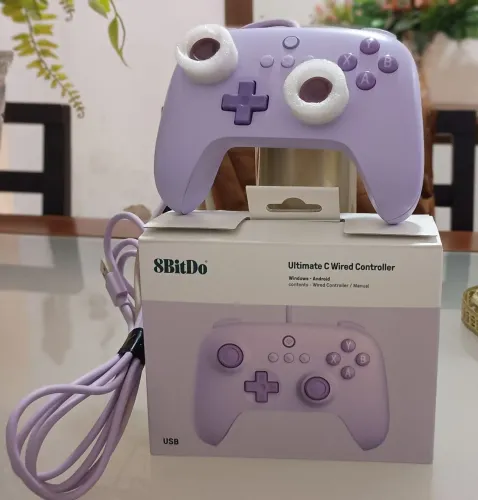 8bitdo - Ultimate C Wired (Usado)