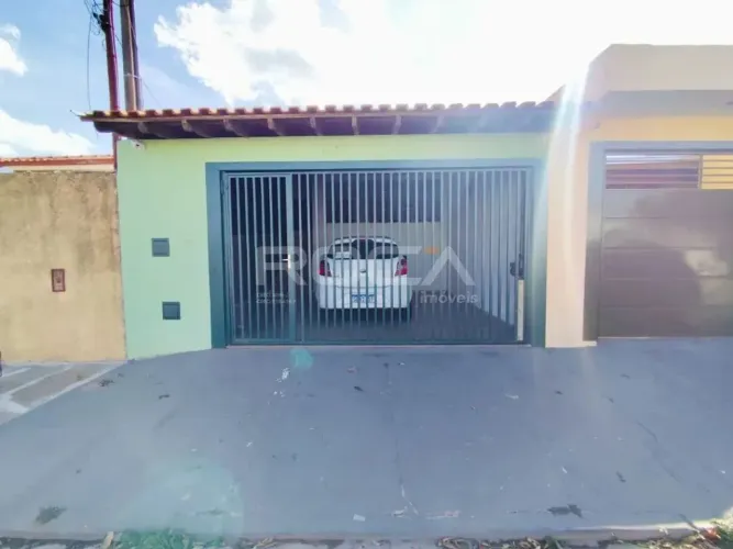 Casa à venda em Vila Brasília, São Carlos: 2 dormitórios, suíte, garagem coberta