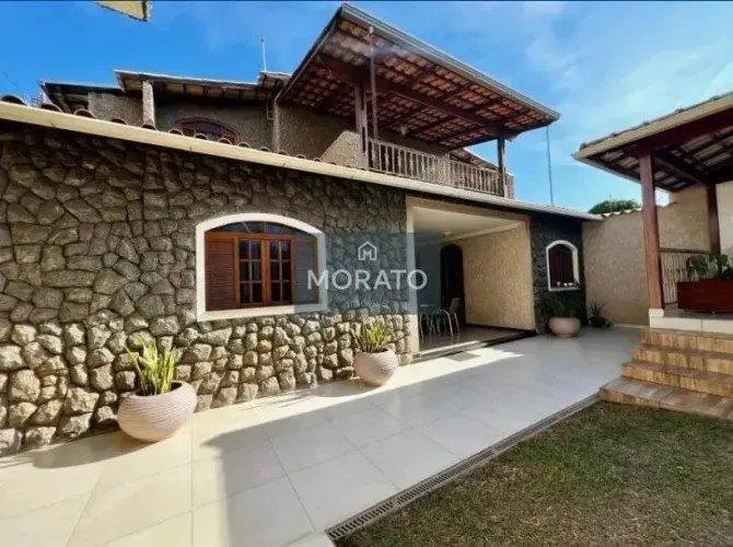 Casa com piscina 4 quartos, 2 Suítes, 4 Vagas. Eldorado- Contagem.