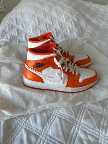 Air Jordan 1 Mid Electro Orange