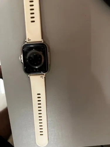 Smartwatch Elegante com Design Moderno