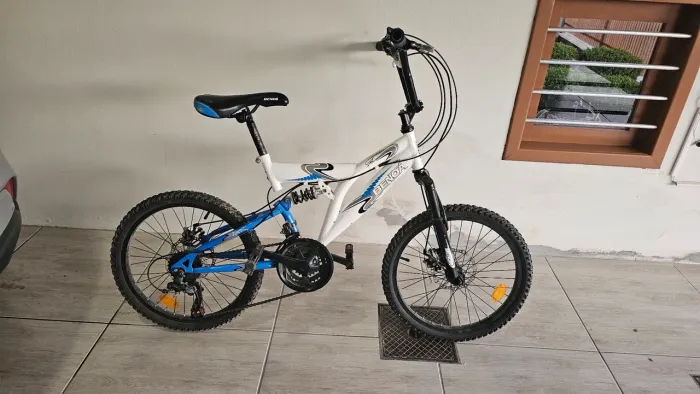 Bicicleta aro 20 com 18 marchas