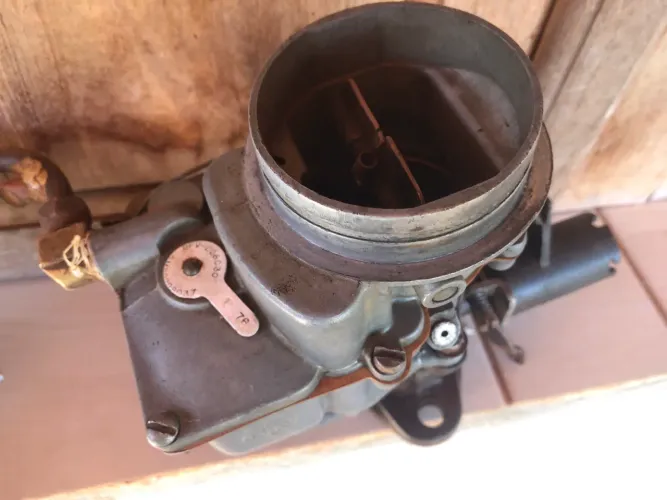 Carburador DFV 228 para reparos 