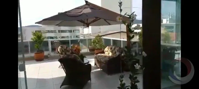 Cobertura para Venda em Florianópolis, Trindade, 2 dormitórios, 2 suítes, 3 banheiros, 2 v