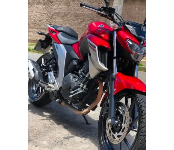 Fazer 250 vermelho modelo flex revisada 