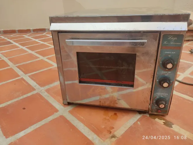 Forno Elétrico Layr - Usado em Ótimo Estado