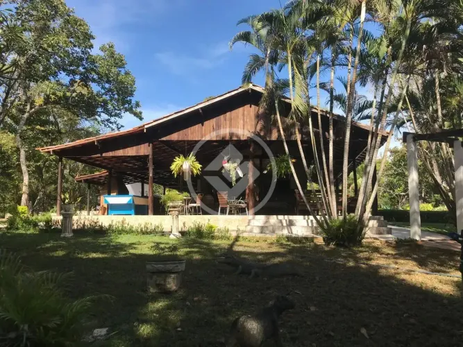 Chacara Rios dos Peixes á 23km de Cuiabá com piscina e casa sede em área verde codigo: 100