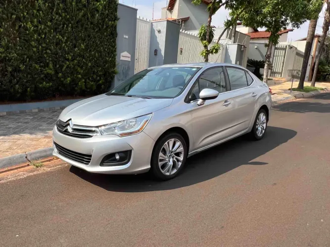 Citroen C4 Longe - 2.0 Flex Aut