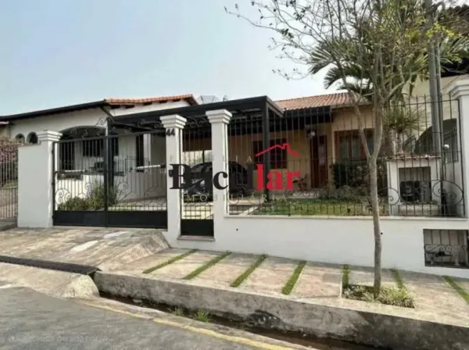 Casa de rua : / Residencial / Vila Santa Cecília
