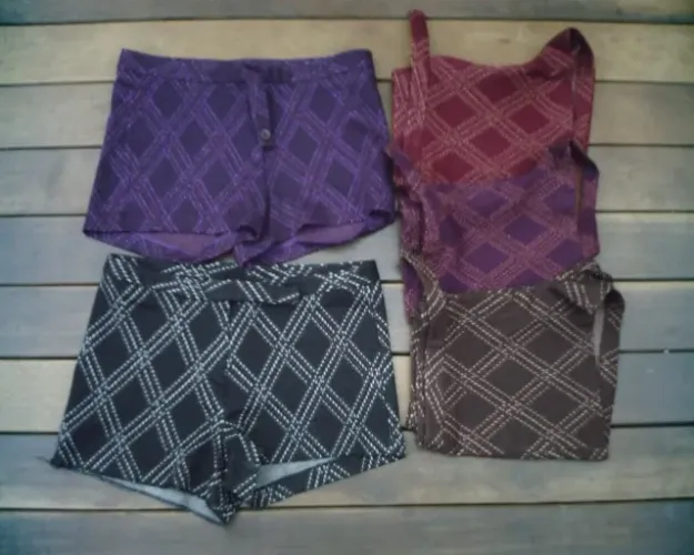Shorts e Minissaias de lãzinha com fio lurex, novos, só tamanho P.